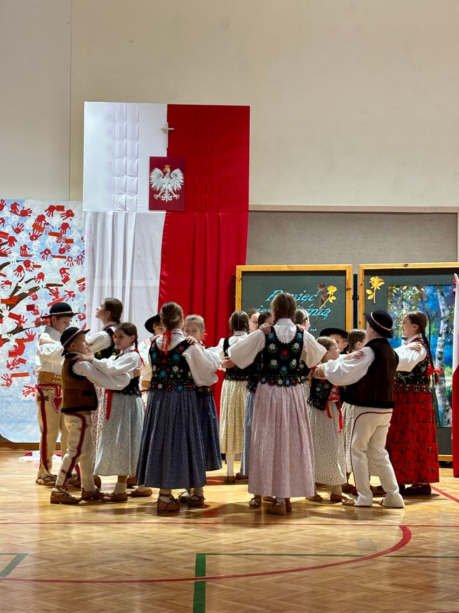 FINAŁ OGÓLNOPOLSKIEGO PROJEKTU „TYDZIEŃ WOLNOŚCI I RELACJI – NIEPODLEGŁOŚĆ ŁĄCZY POKOLENIA”