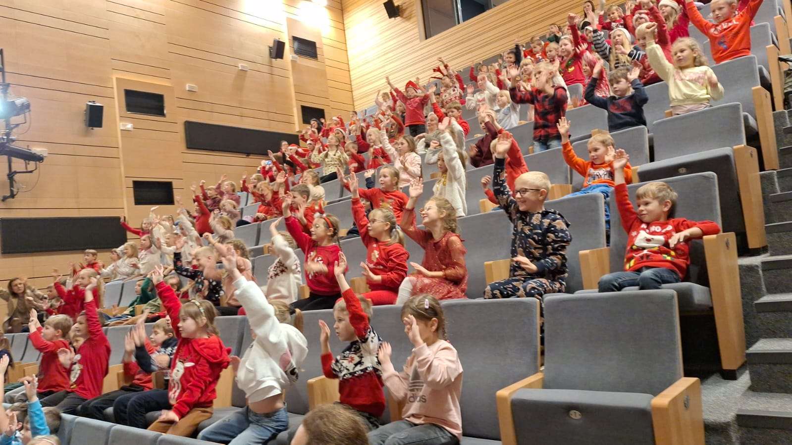 MIKOŁAJKOWY WYJAZD DO TEATRU „RABCIO