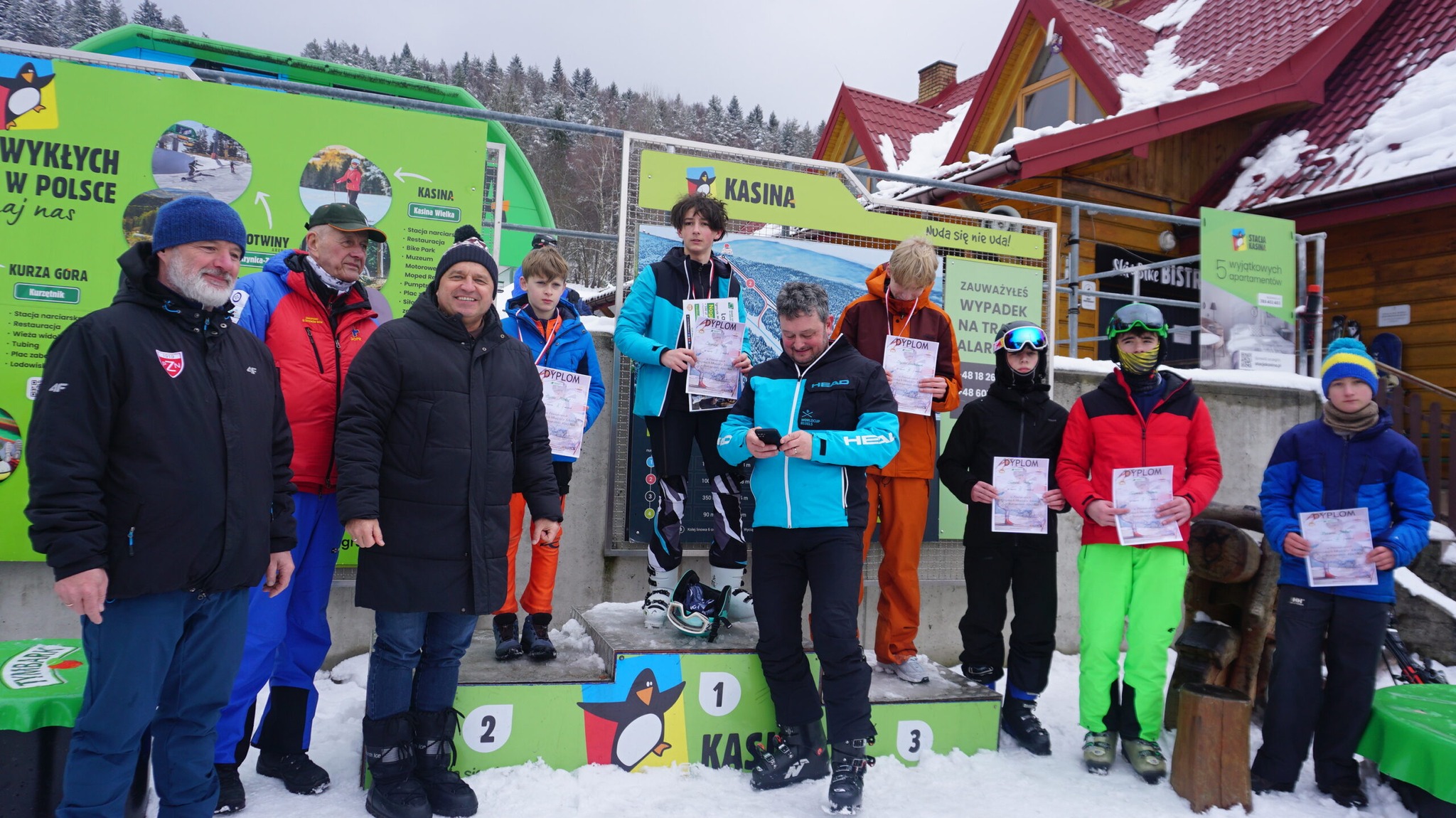 **V MIEJSCE W NARCIARSTWIE ALPEJSKIM*