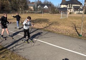 LEKCJE WYCHOWANIA FIZYCZNEGO NA NARTACH I NARTOROLKACH