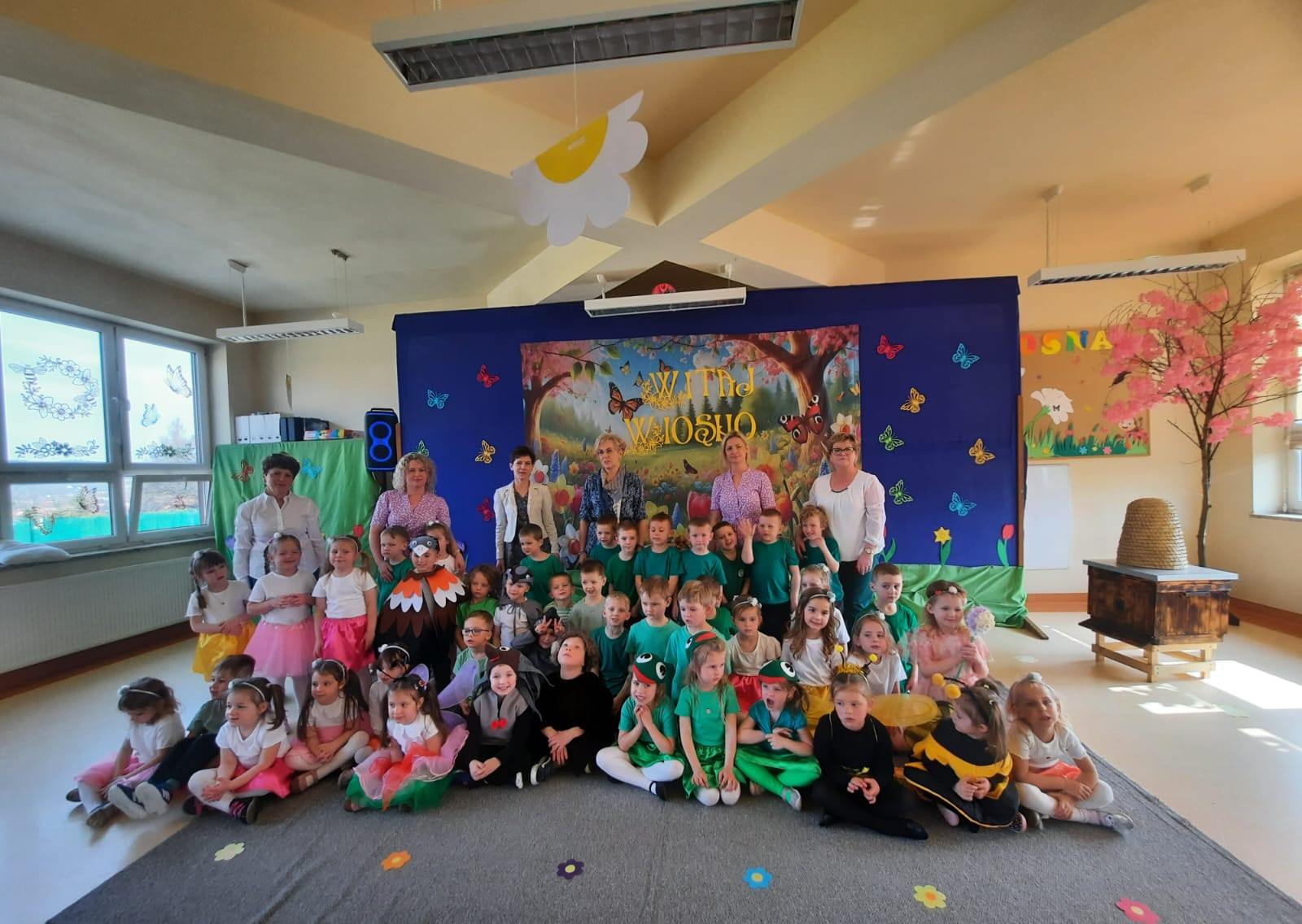 PRZEDSTAWIENIE Z OKAZJI PIERWSZEGO DNIA WIOSNY