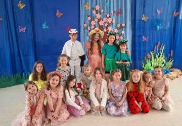PRZEDSTAWIENIE Z OKAZJI DNIA WIOSNY
