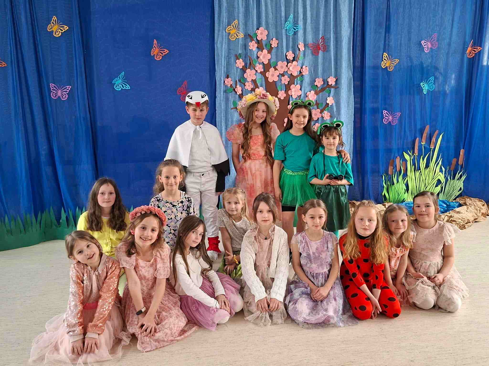 PRZEDSTAWIENIE Z OKAZJI DNIA WIOSNY