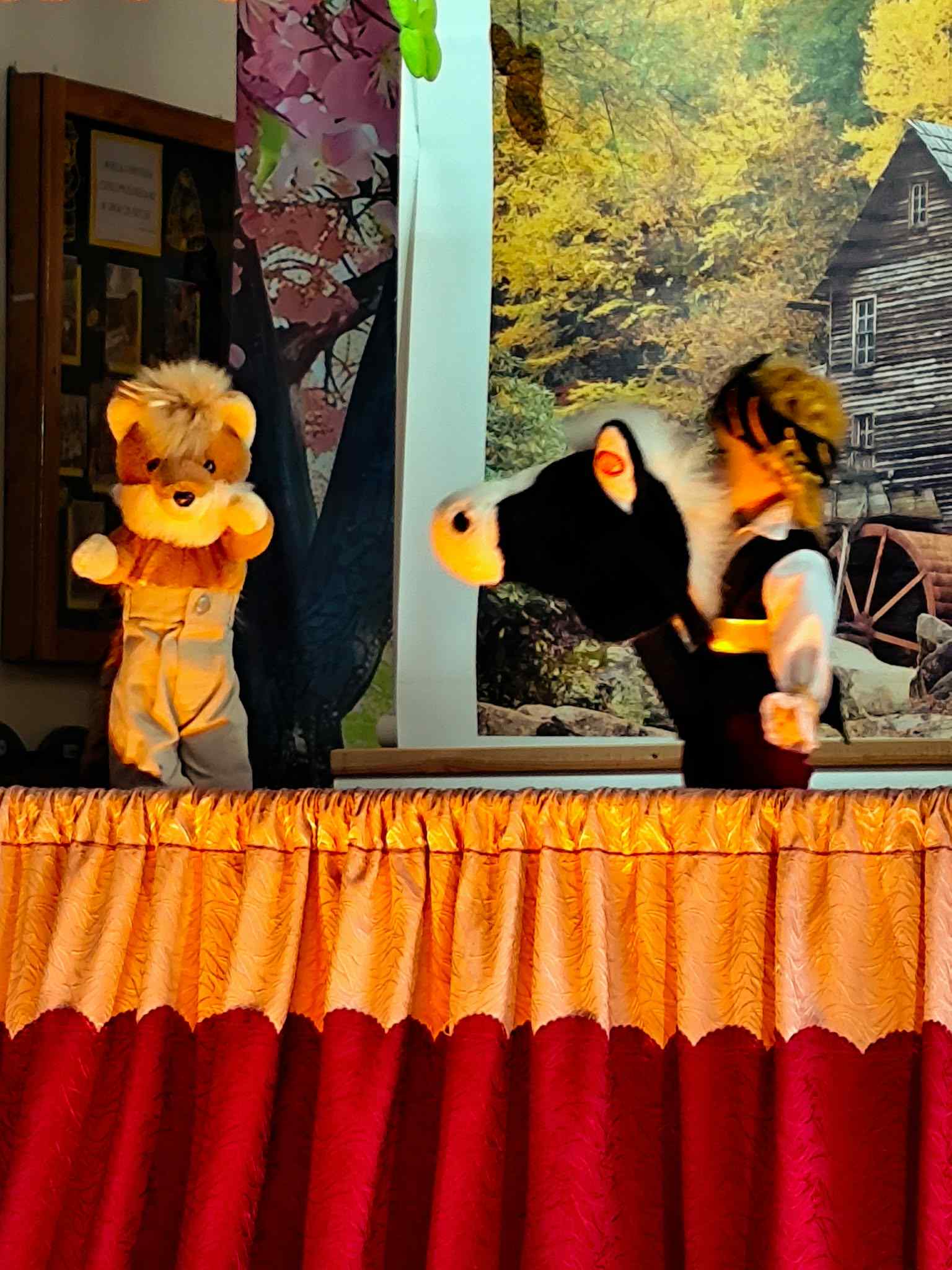 MAGICZNEGO ŚWIATA TEATRU KUKIEŁKOWEGO ARTCINEMA