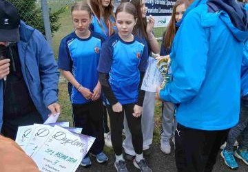 ZAWODY DRUŻYNOWE W BIEGACH PRZEŁAJOWYCH MSZANA DOLNA