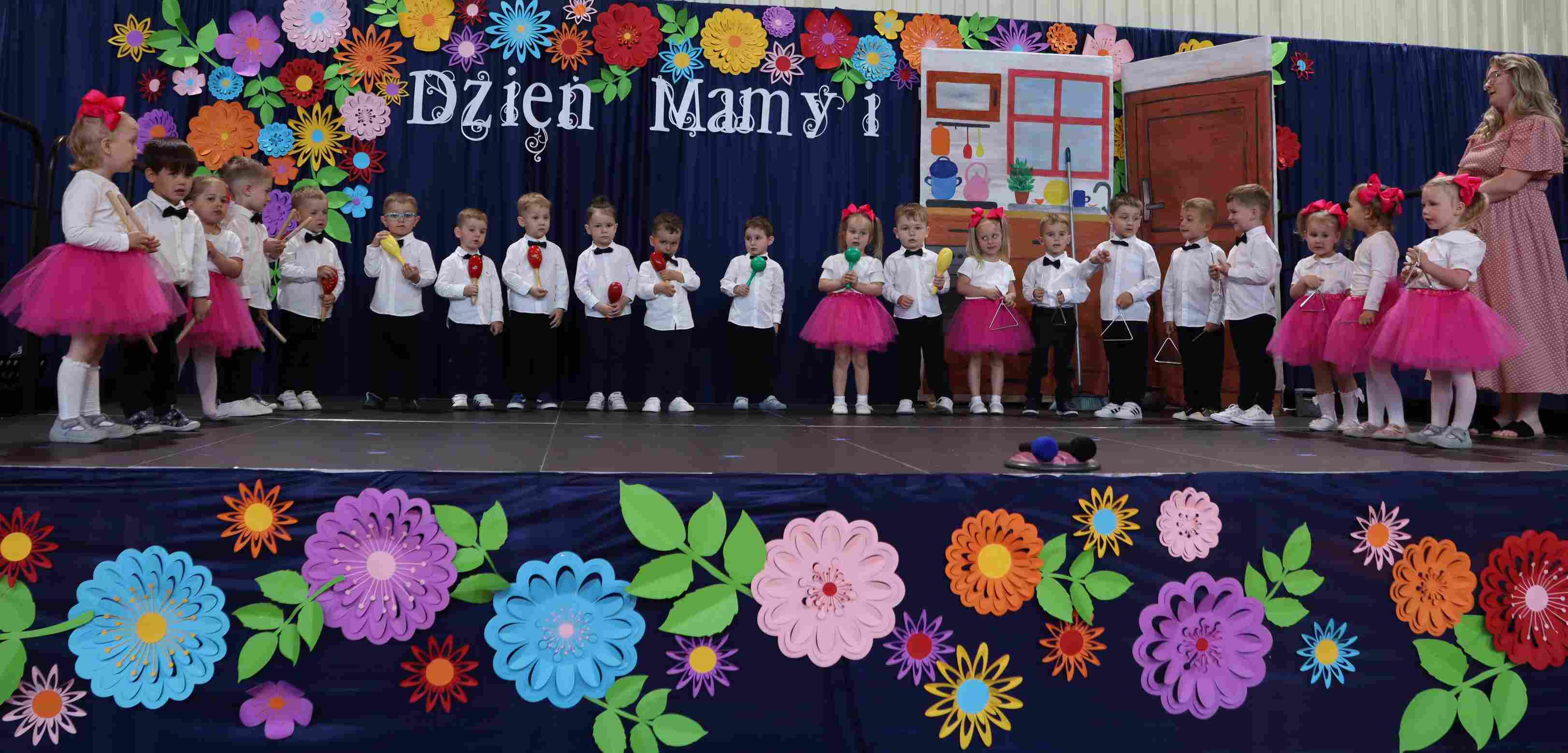 DZIEŃ MAMY I TATY W PRZEDSZKOLU