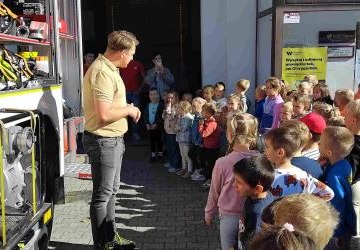 WIZYTA SZEŚCIOLATKÓW W OCHOTNICZEJ STRAŻY POŻARNEJ W SŁOPNICACH