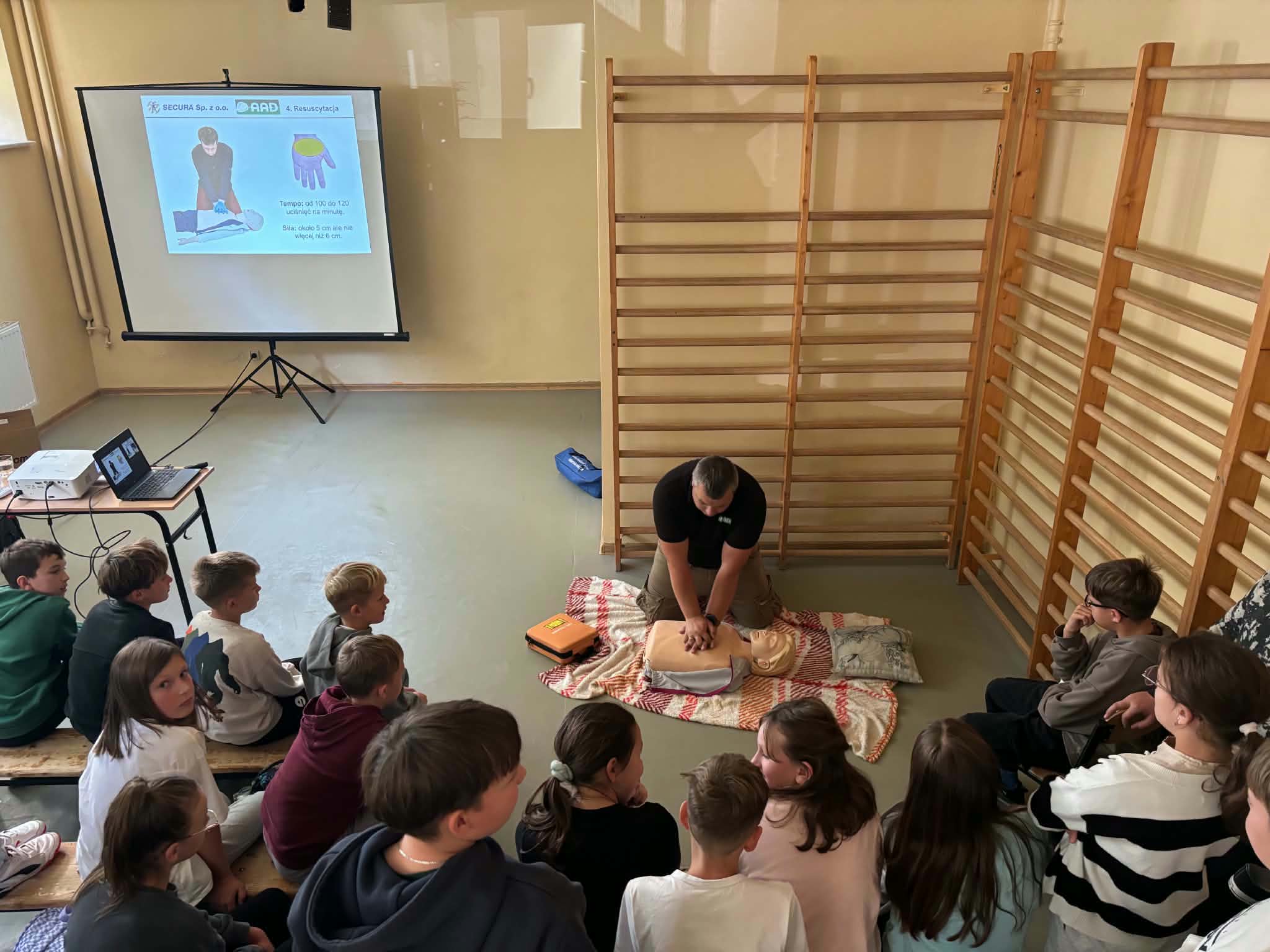 WARSZTATY Z PIERWSZEJ POMOCY DLA UCZNIÓW KLAS 4–7
