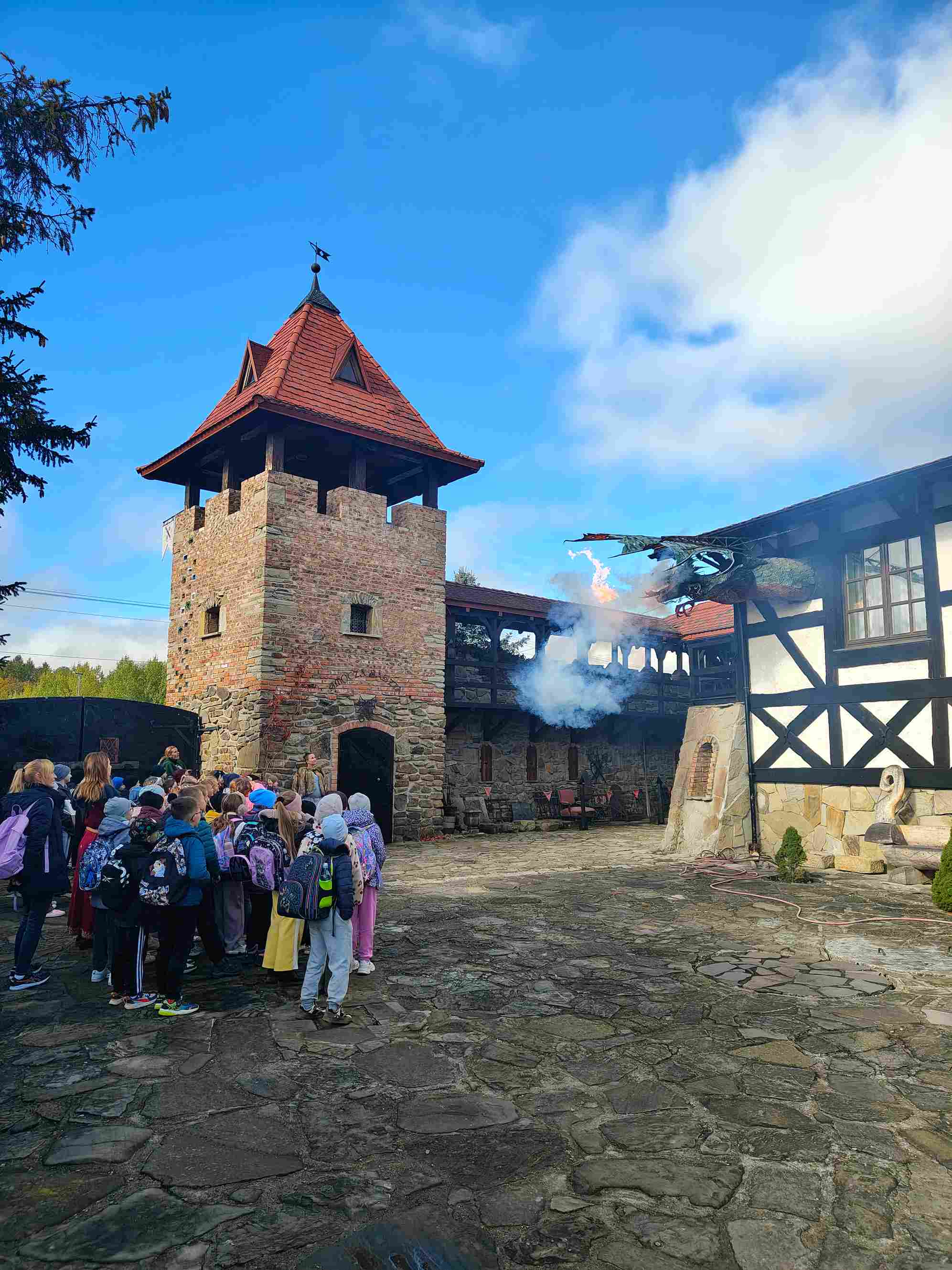 WYCIECZKA EDUKACYJNA DO ZAMKU STARA BAŚŃ W GRYBOWIE