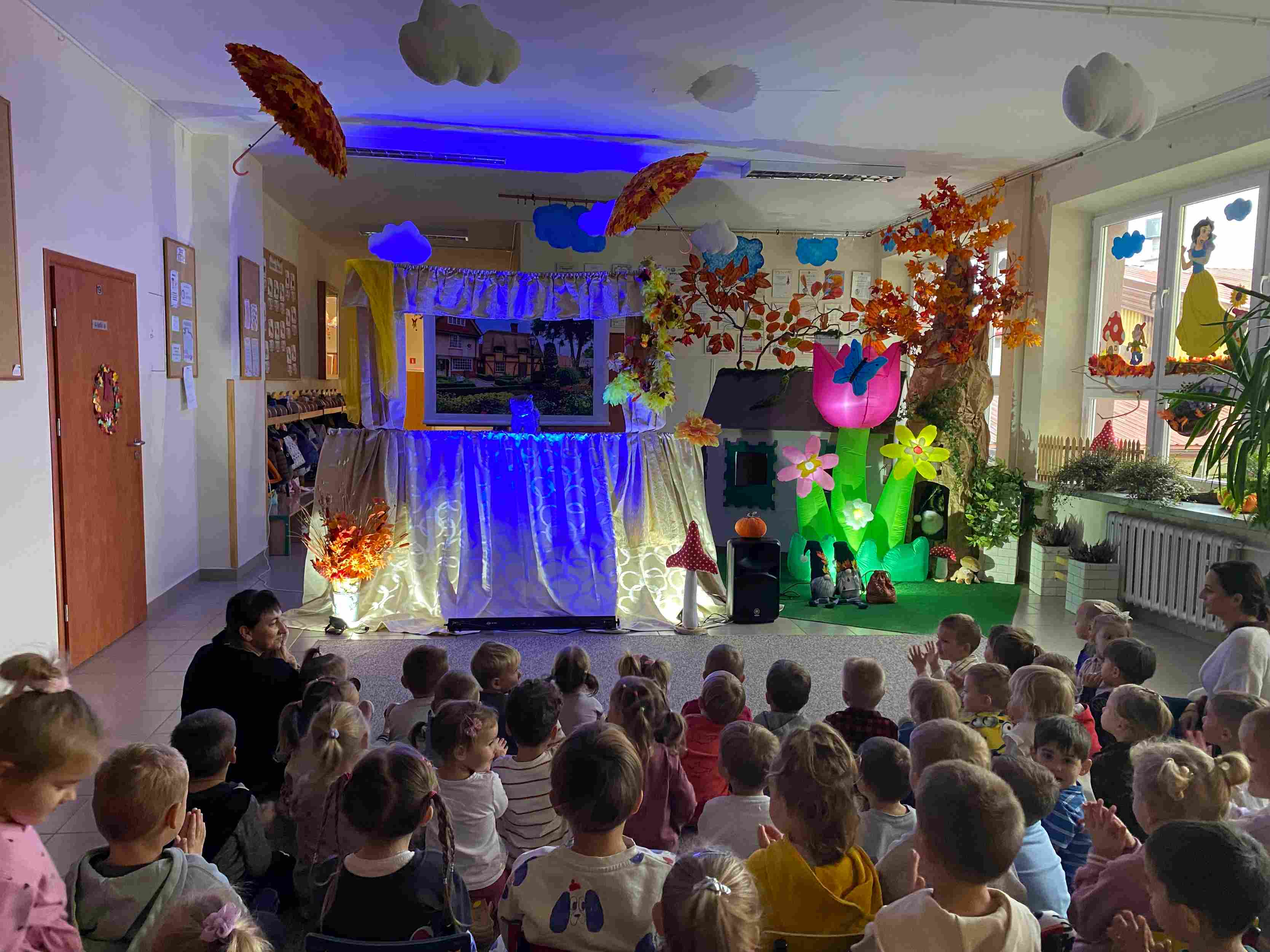TEATRALNE SPOTKANIE Z PRZEDSZKOLAKAMI