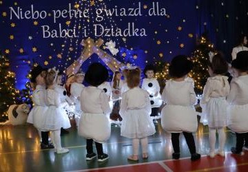 DZIEŃ BABCI I DZIADKA W PRZEDSZKOLU